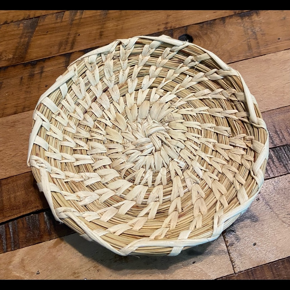 Tohono O’odham (Pima & Papago) open stitch basket plate